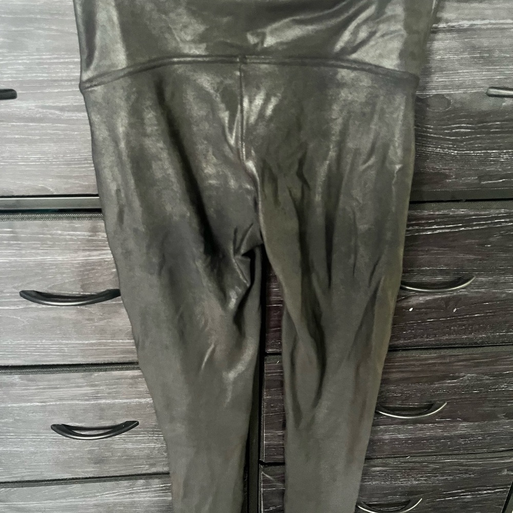 Shiny Black Leggings
